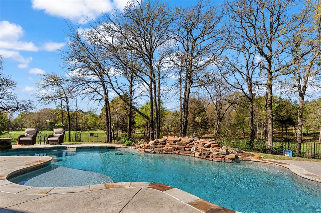 107 Nautical Point Mabank, TX 75143 - Photo 33 of 36 a view of a park with large trees