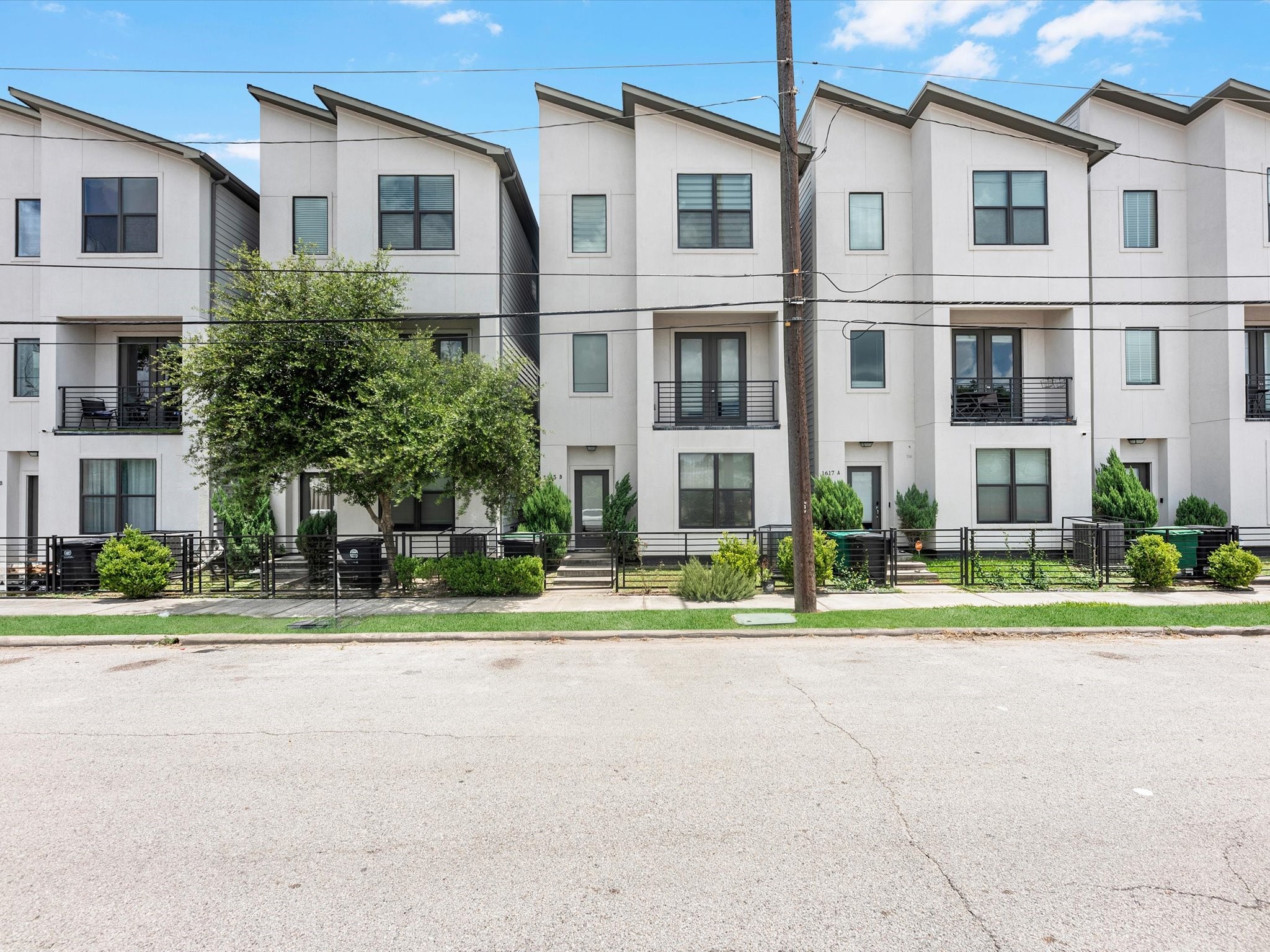 1615 Milby Street, Unit B Houston, TX 77003 - Photo 1 of 22