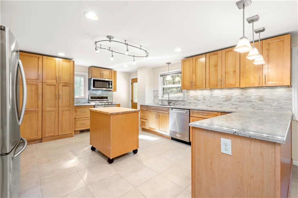 120 Hunt Road Sewickley, PA 15143 - Photo 8 of 19 Gallery Image 8