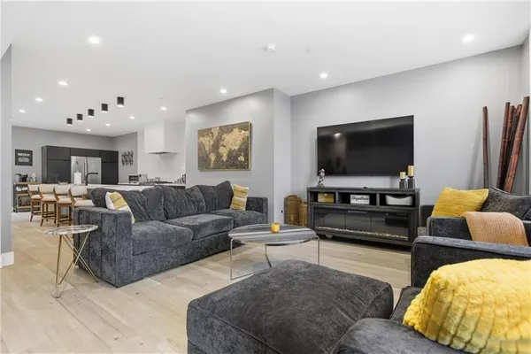 $5,900 | 240 Jefferson Street, Pittsburgh, PA 15212