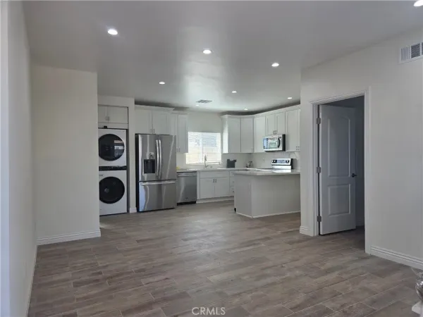 $3,850 | 8644 North Corbin Avenue, Unit N, Northridge, CA 91324