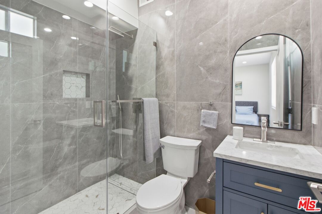 1907 Alpha Road Glendale, CA 91208 - Photo 38 of 47 Gallery Image 38