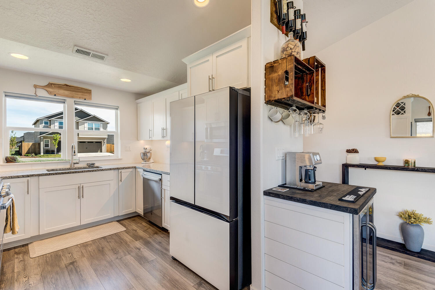 3499 Northwest 9th Lane Redmond, OR 97756 - Photo 12 of 29 OReilly_20260507_16_454811_72ppi