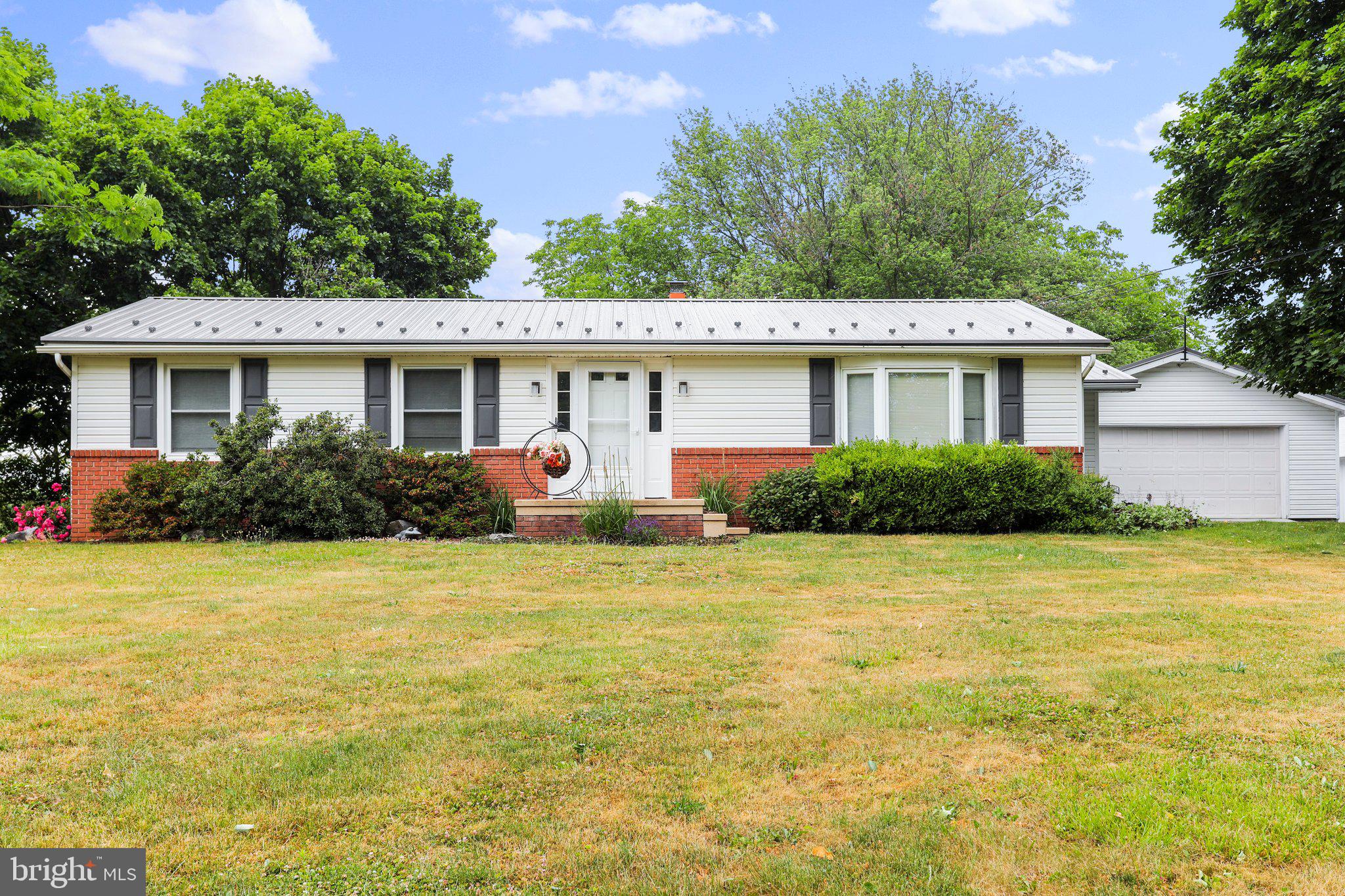 453 Alleman Road Chambersburg, PA 17202 - Photo 4 of 50 Gallery Image 4