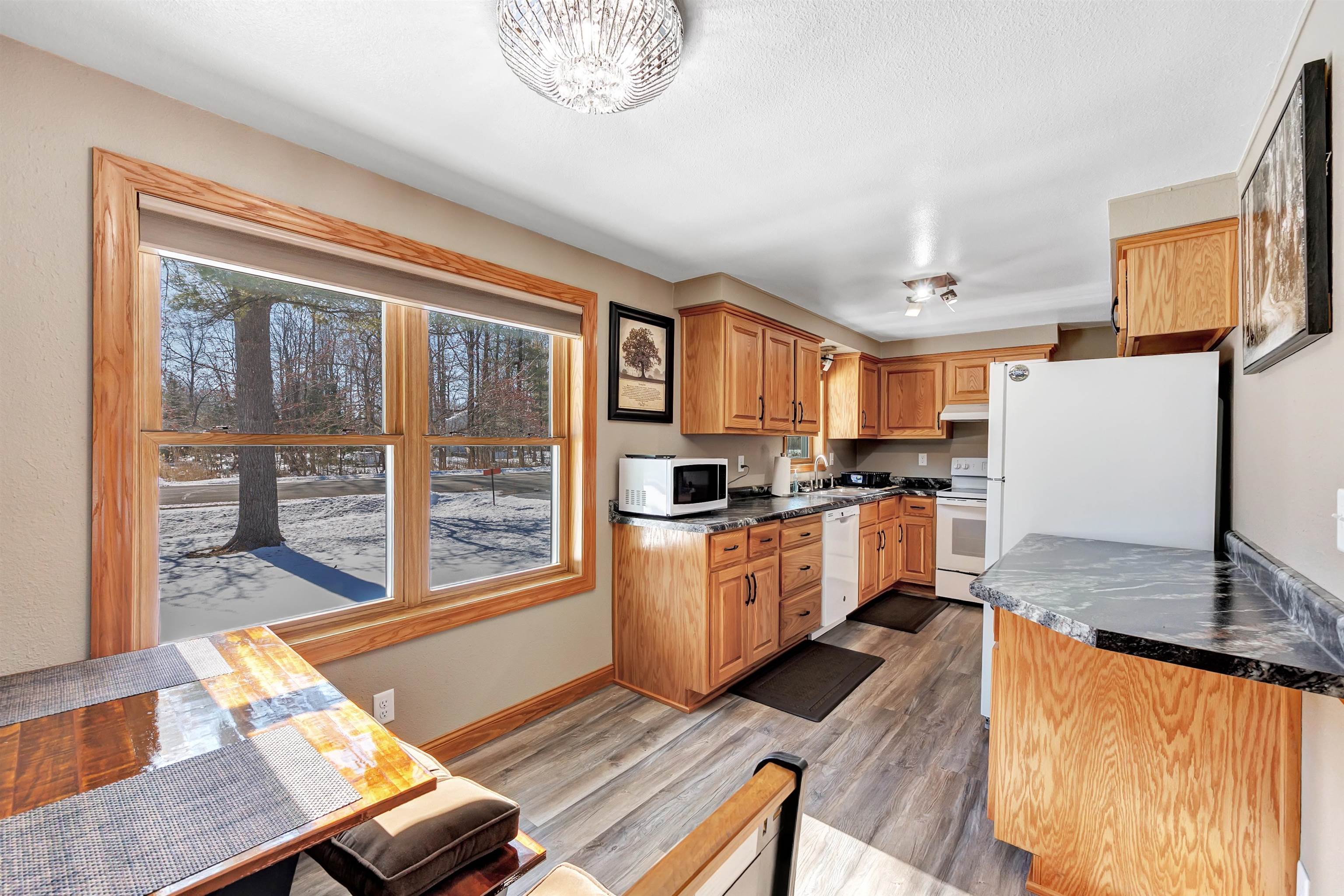 5990 Allen Road Little Suamico, WI 54141 - Photo 8 of 38