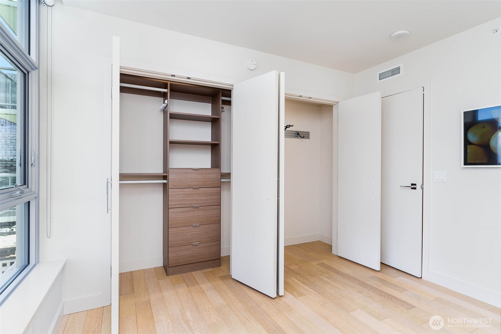 583 Battery Street, Unit 2802 Seattle, WA 98119 - Photo 9 of 30