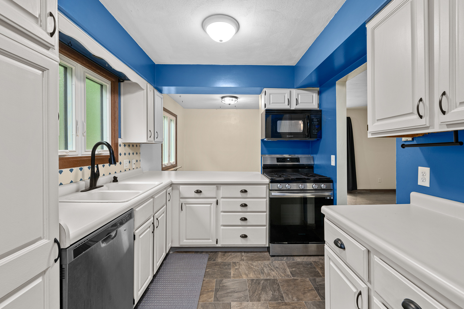 8504 Ridgewood Road, Unit 501 Rock Island, IL 61201 - Photo 10 of 33