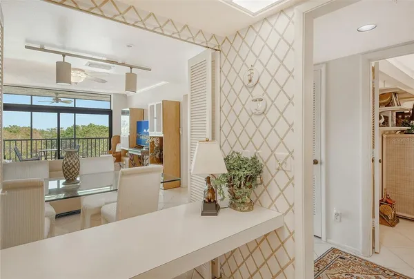 $6,500 | 1945 Gulf Of Mexico Drive, Unit M2402, Longboat Key, FL 34228