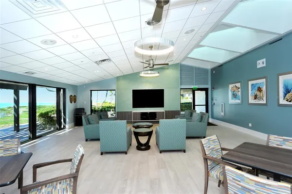 $6,500 | 1945 Gulf Of Mexico Drive, Unit M2402, Longboat Key, FL 34228