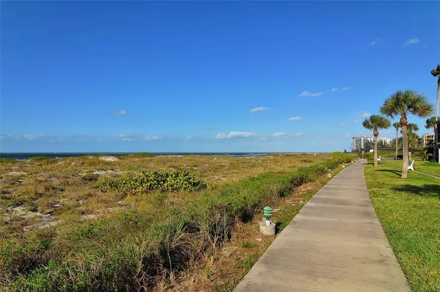 $3,000 | 1945 Gulf Of Mexico Drive, Unit M2402, Longboat Key, FL 34228