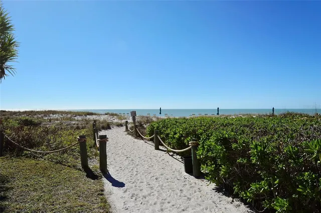 $3,000 | 1945 Gulf Of Mexico Drive, Unit M2402, Longboat Key, FL 34228