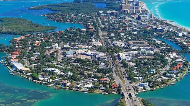 $3,000 | 1945 Gulf Of Mexico Drive, Unit M2402, Longboat Key, FL 34228