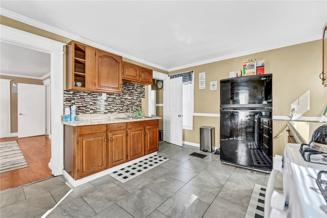 22 Princeton Street Rochester, NY 14605 - Photo 10 of 39