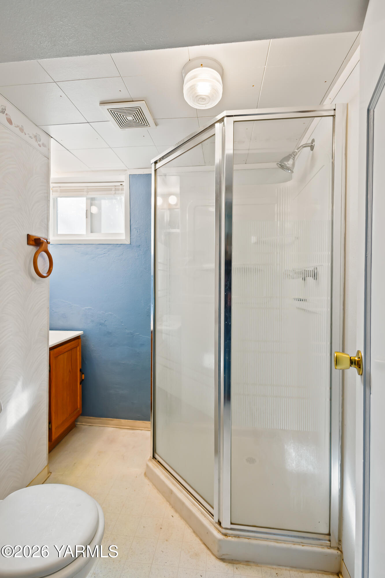 505 Schooley Road Zillah, WA 98953 - Photo 18 of 39 Lower Level Bathroom