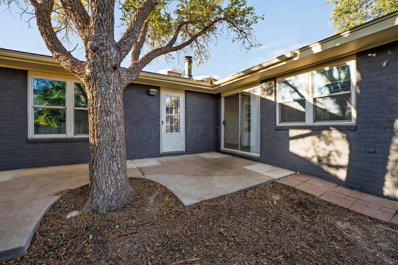 2607 15th Avenue Canyon, TX 79015 - Photo 9 of 54 a view of outdoor space and yard
