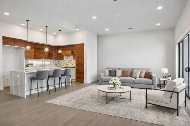 $639,000 | 4112 Feagan Street, Houston, TX 77007