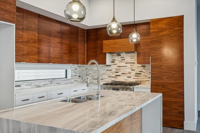 $639,000 | 4112 Feagan Street, Houston, TX 77007