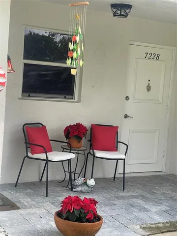 $169,000 | 7228 West Oakridge Circle, Unit 7228, Lantana, FL 33462