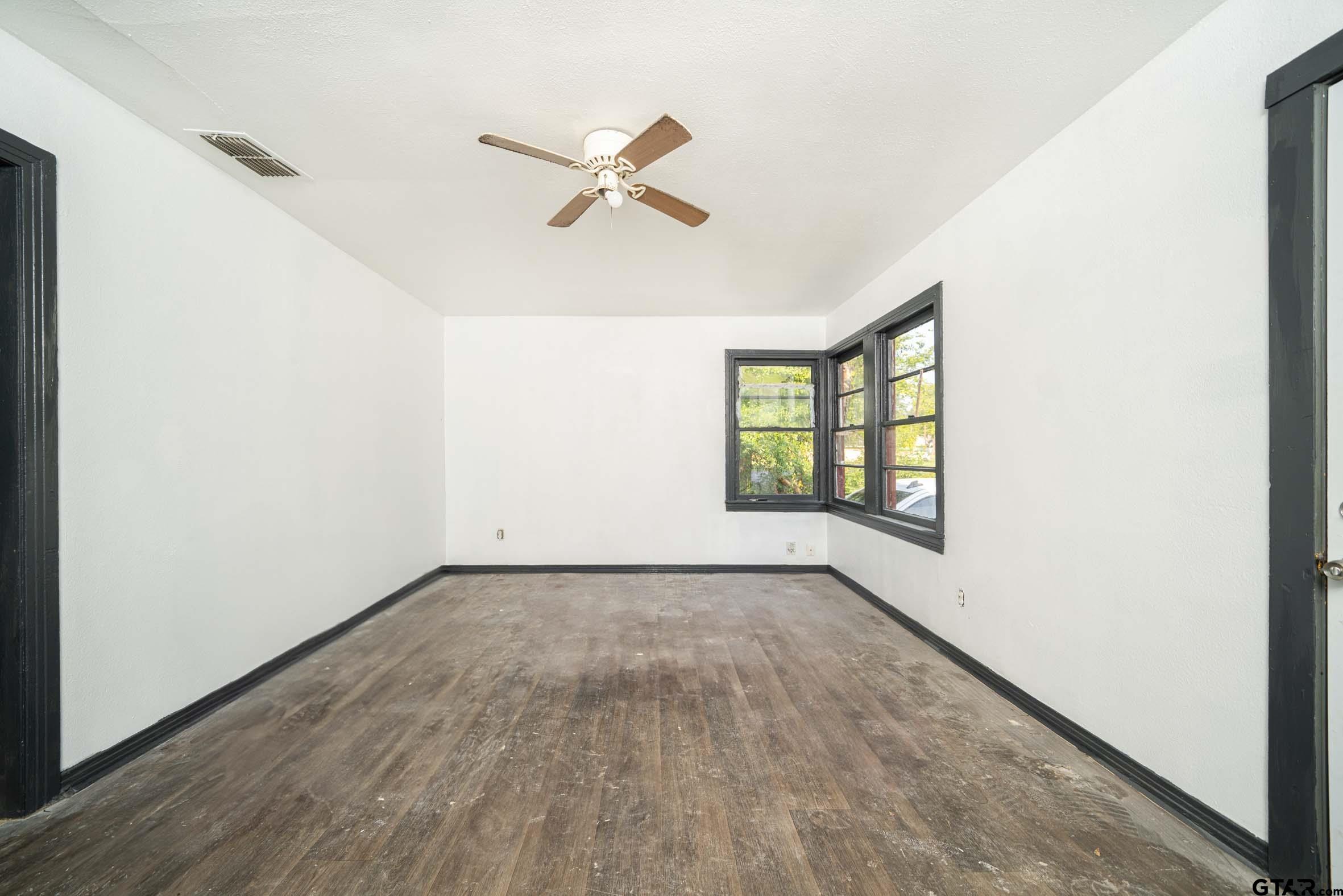 706-708 Ridgelea Avenue Longview, TX 75602 - Photo 3 of 16