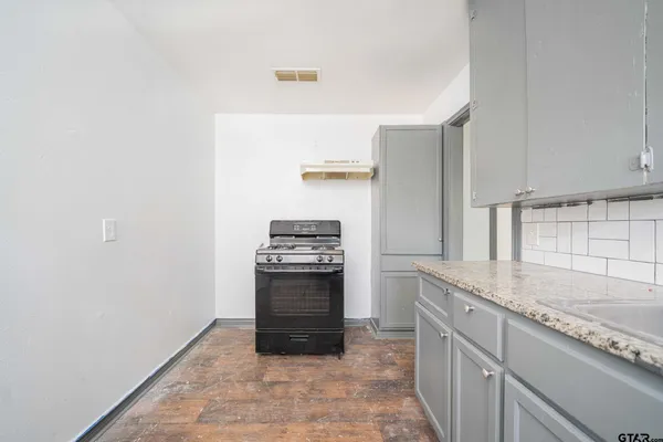 $92,500 | 706-708 Ridgelea Avenue, Longview, TX 75602