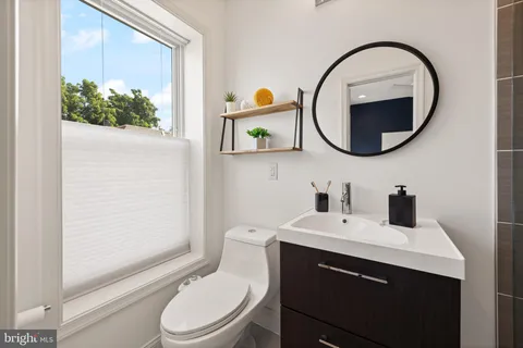 $835,000 | 758 Gresham Place Northwest, Washington, DC 20001