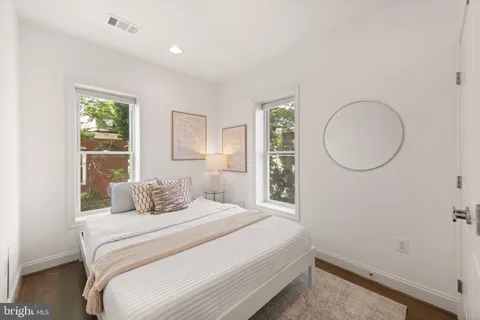 $835,000 | 758 Gresham Place Northwest, Washington, DC 20001