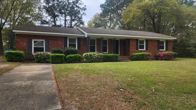 $2,750 | 857 Darwin Street, Charleston, SC 29412