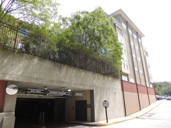 $2,200 | 1320 Fillmore Avenue, Unit 405, Charlotte, NC 28203