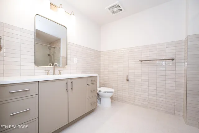 $842,400 | 455 Willow Avenue, Unit 301, Knoxville, TN 37915