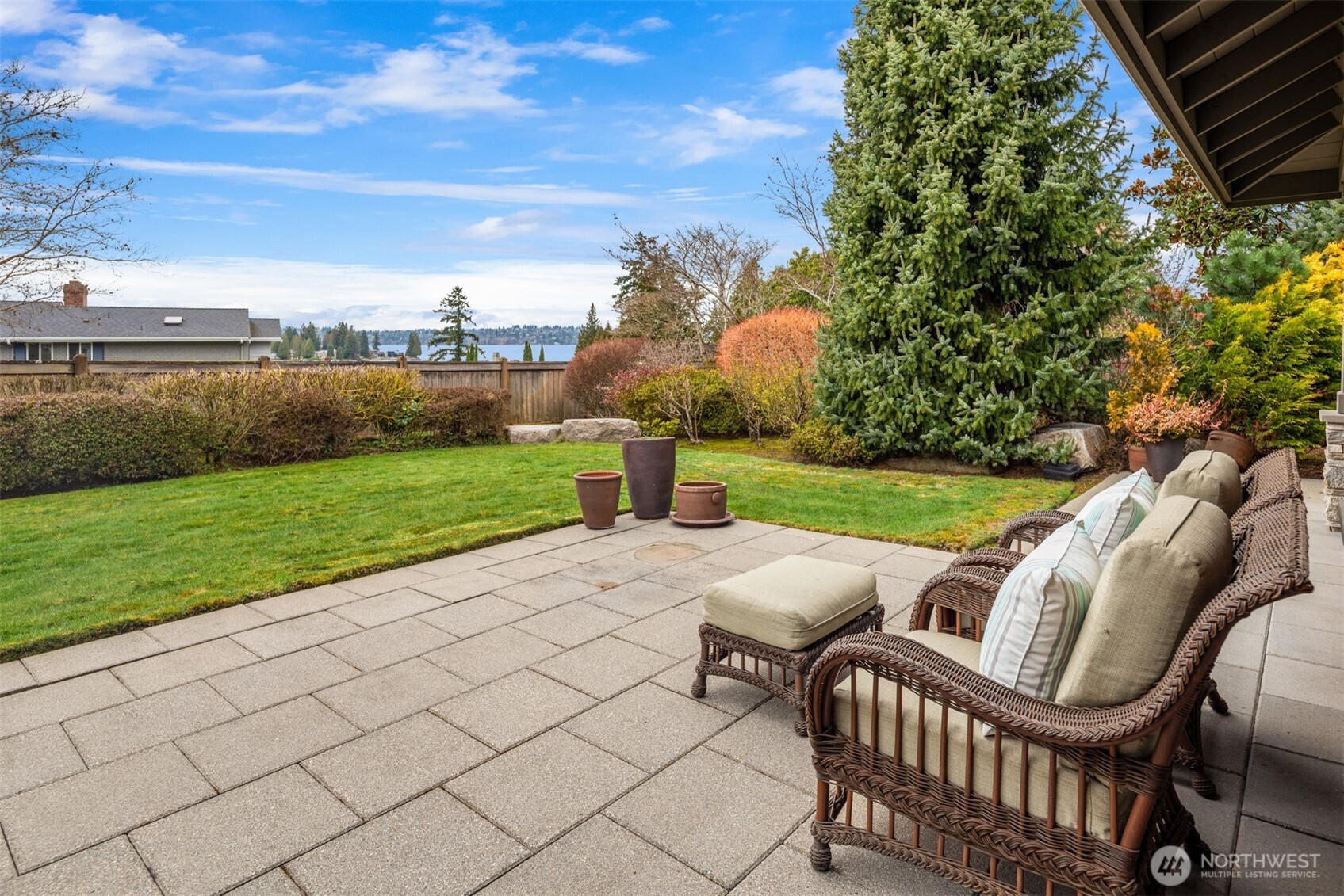 9100 Northeast 42nd Street Yarrow Point, WA 98004 - Photo 31 of 38