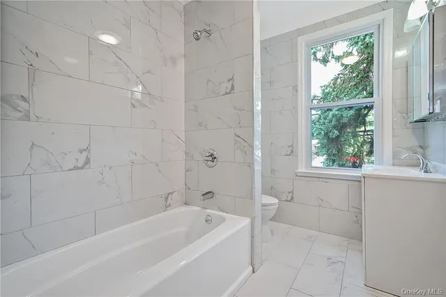 $3,200 | 192 Ashford Avenue, Unit 2, Dobbs Ferry, NY 10522