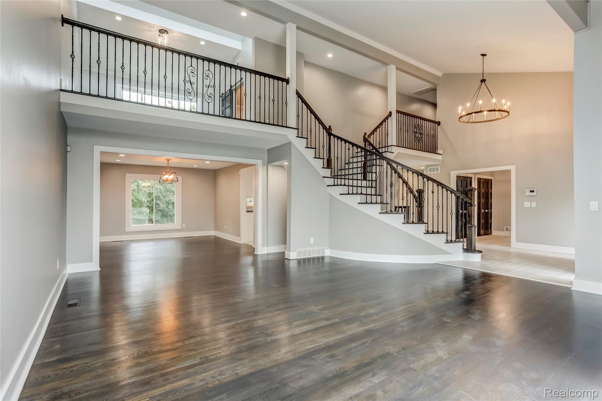 5161 Watergate Road West Bloomfield, MI 48323 - Photo 5 of 40 5161 Watergate Road, West Bloomfield Township, MI-5.jpg-FULL