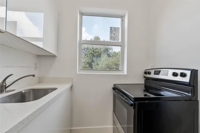 $1,900 | 1051 Northwest 2nd Street, Unit 12, Miami, FL 33128