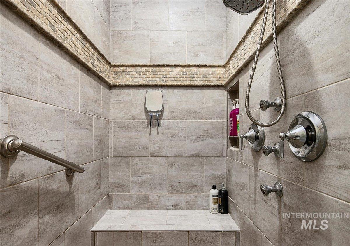 24053 Pheasant Ridge Court Middleton, ID 83644 - Photo 22 of 50 Full bath with a tile shower