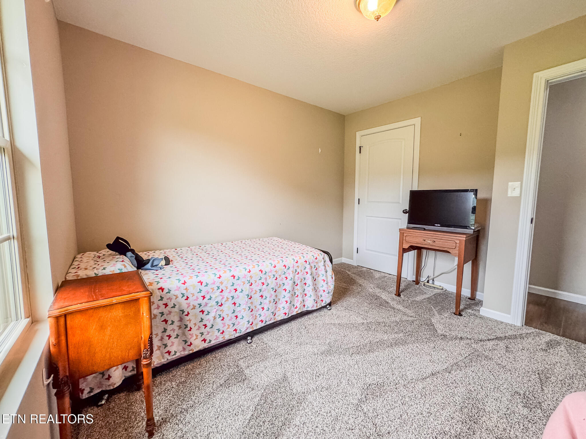 3988 Dutch Valley Road Clinton, TN 37716 - Photo 20 of 22 Bedroom 3