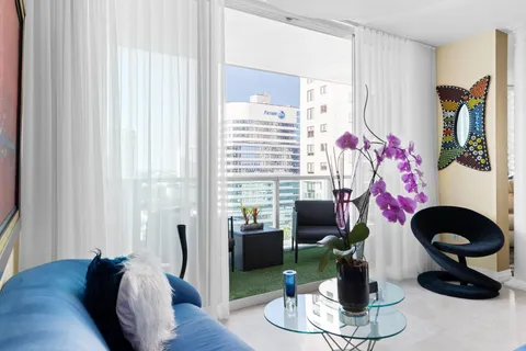 $825,000 | 350 Southeast 2nd Street, Unit 1870, Fort Lauderdale, FL 33301