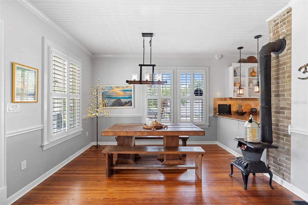 6501 Matchett Road Belle Isle, FL 32809 - Photo 8 of 43 a living room with furniture and wooden floor