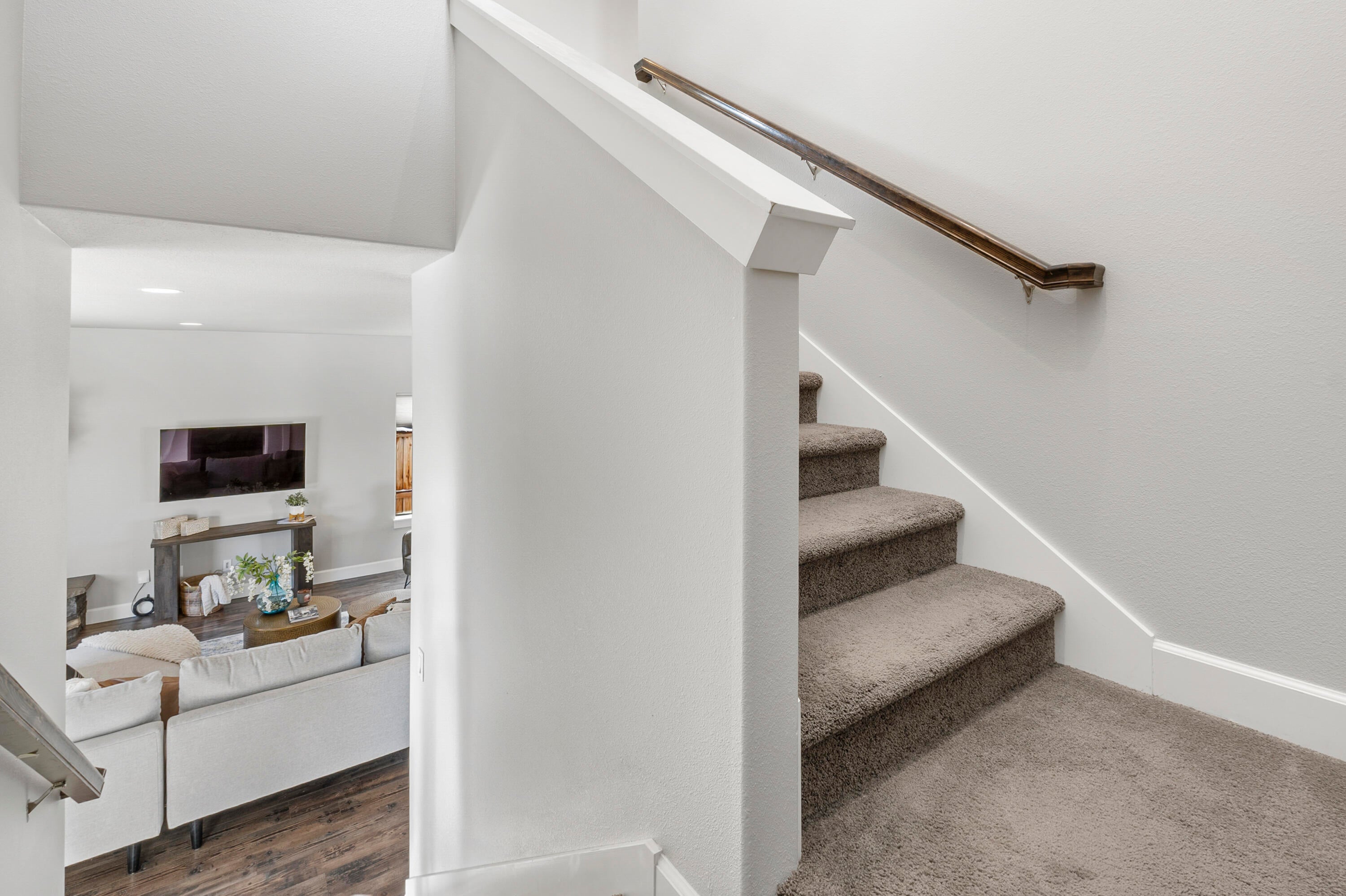 62899 Daniel Road Bend, OR 97701 - Photo 15 of 33 stairs