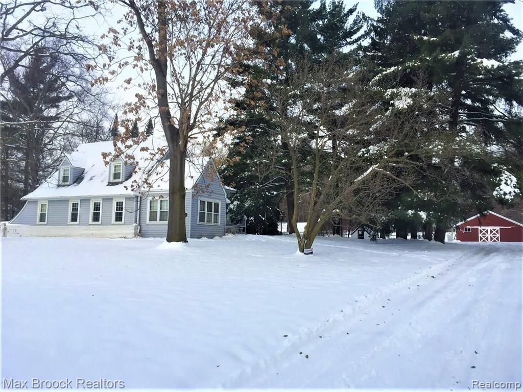 25650 Farmbrook Road Southfield, MI 48034 - Photo 3 of 28 Farmbrook Winter 2.jpg