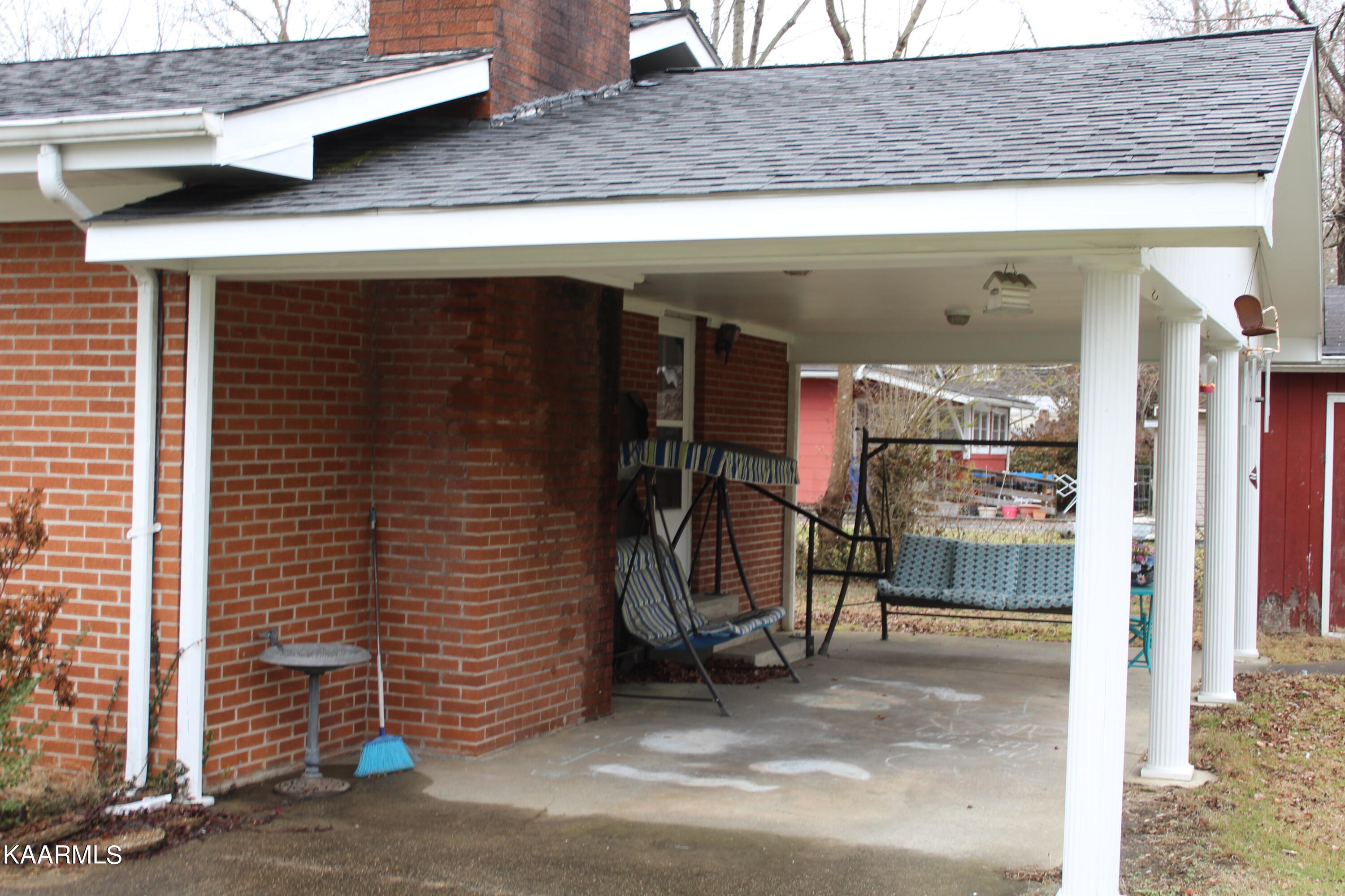 216 Rochester Avenue Middlesboro, KY 40965 - Photo 8 of 9 216 9