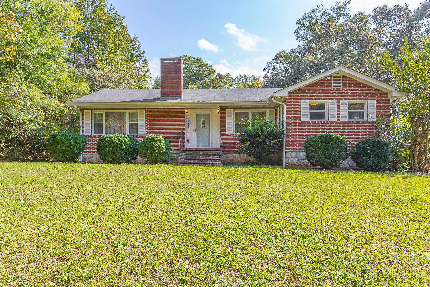 1310 South Crest Road Rossville, GA 30741 - Photo 1 of 35 1310 S Crest HD -3