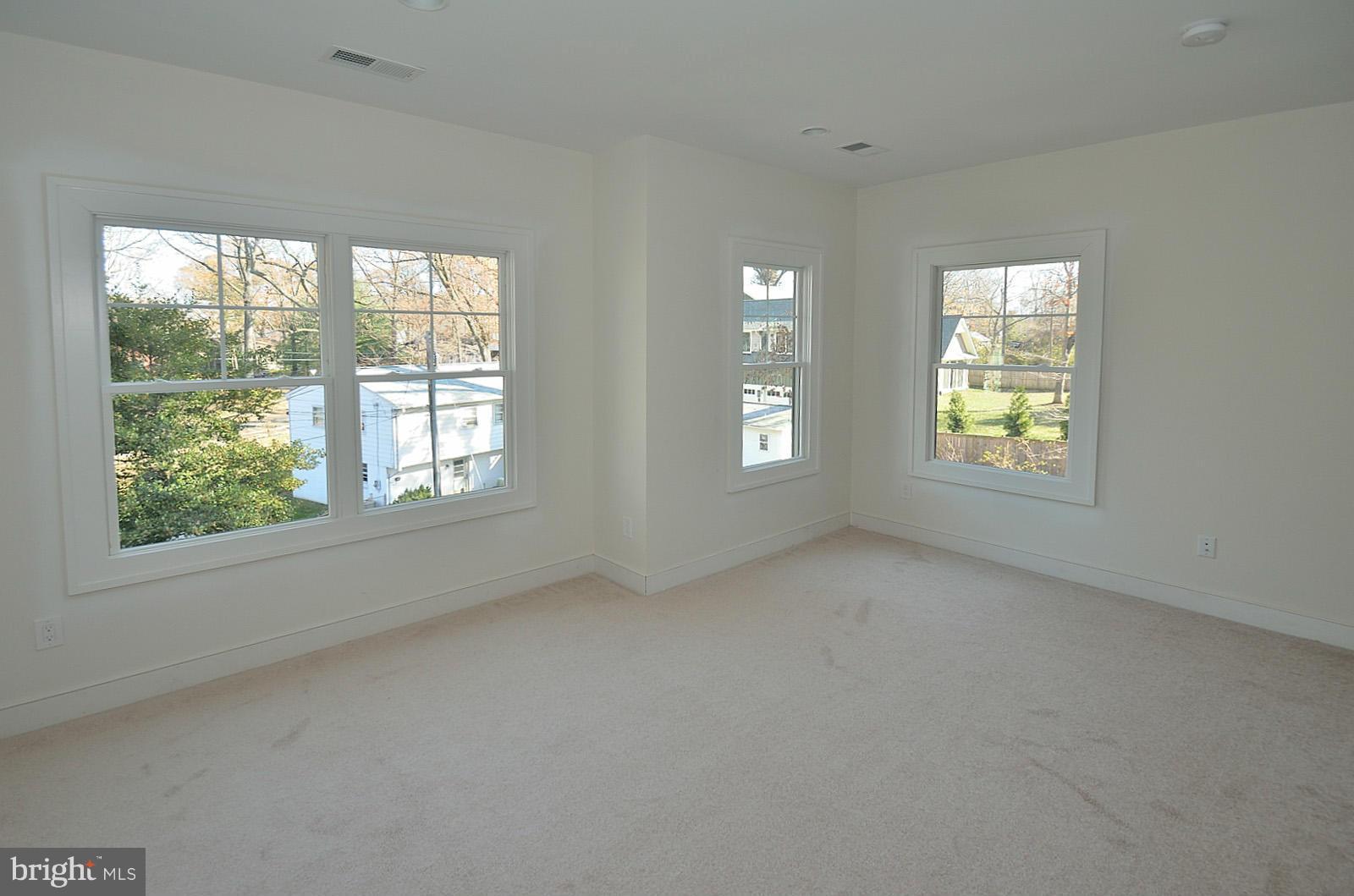 825 Ninovan Road Southeast Vienna, VA 22180 - Photo 16 of 30 Bedroom