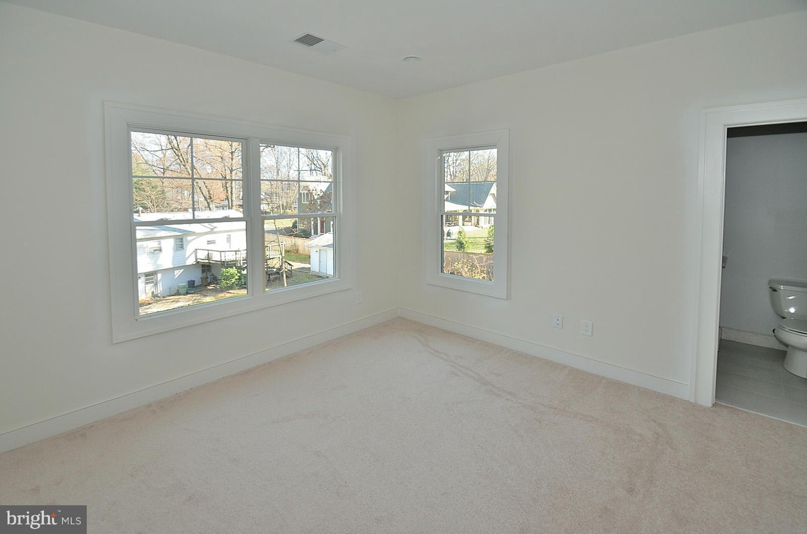 825 Ninovan Road Southeast Vienna, VA 22180 - Photo 20 of 30 Bedroom