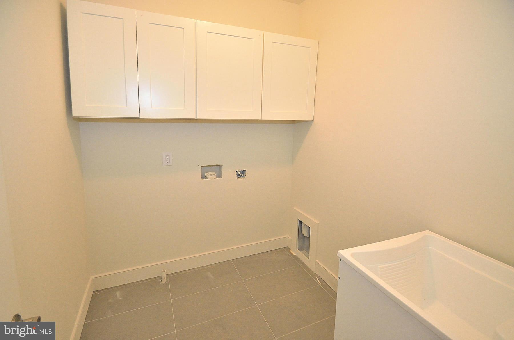825 Ninovan Road Southeast Vienna, VA 22180 - Photo 22 of 30 Interior (General)
