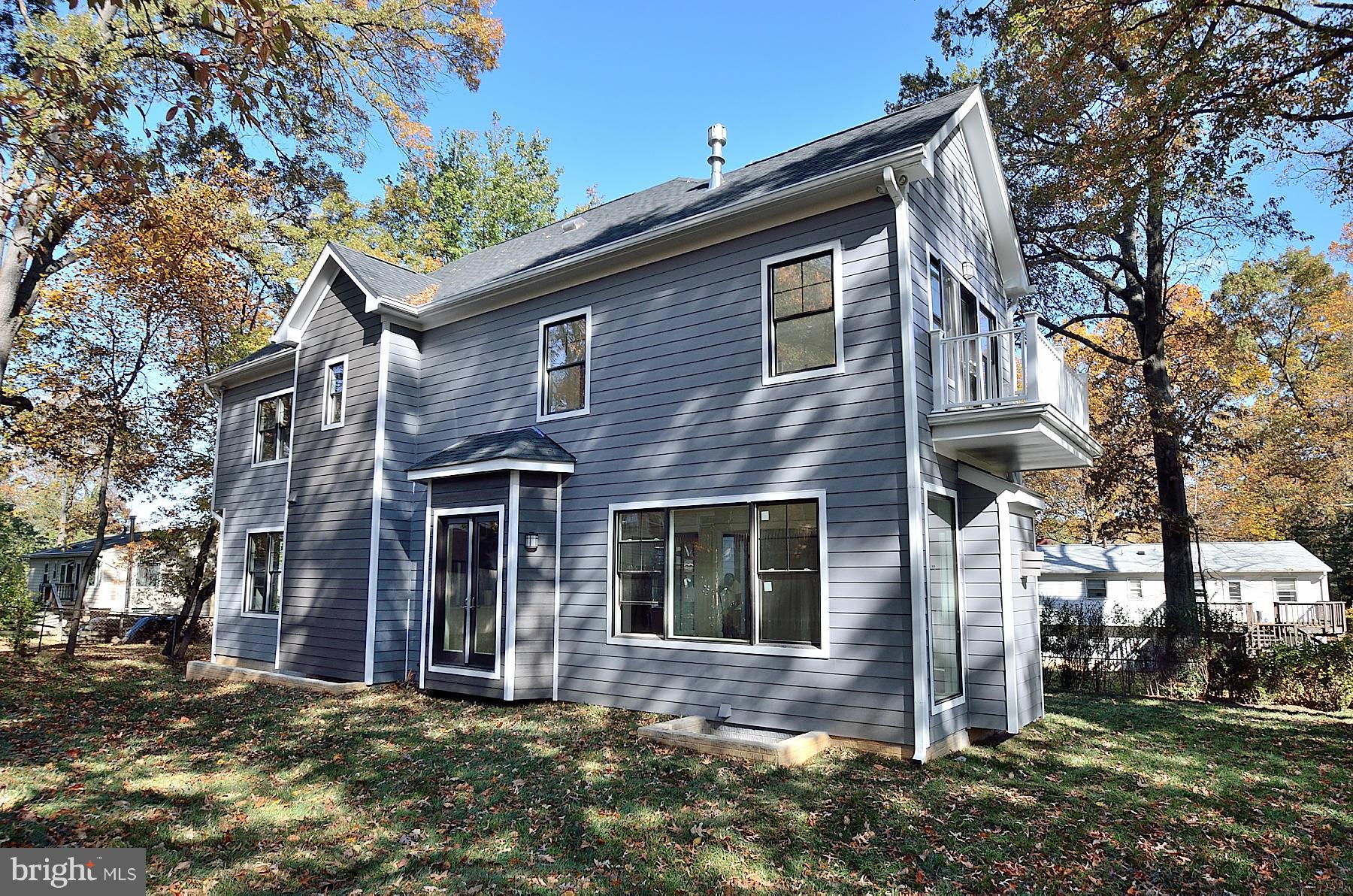 825 Ninovan Road Southeast Vienna, VA 22180 - Photo 30 of 30 Exterior (Rear)