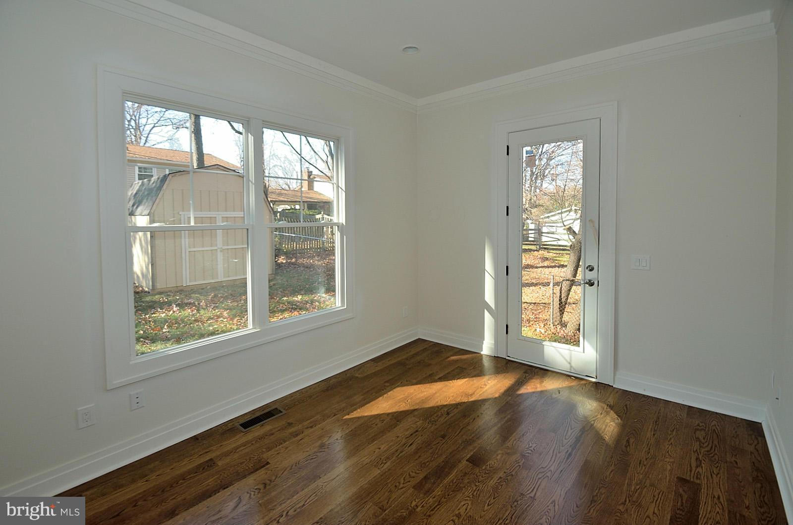 825 Ninovan Road Southeast Vienna, VA 22180 - Photo 9 of 30 Interior (General)