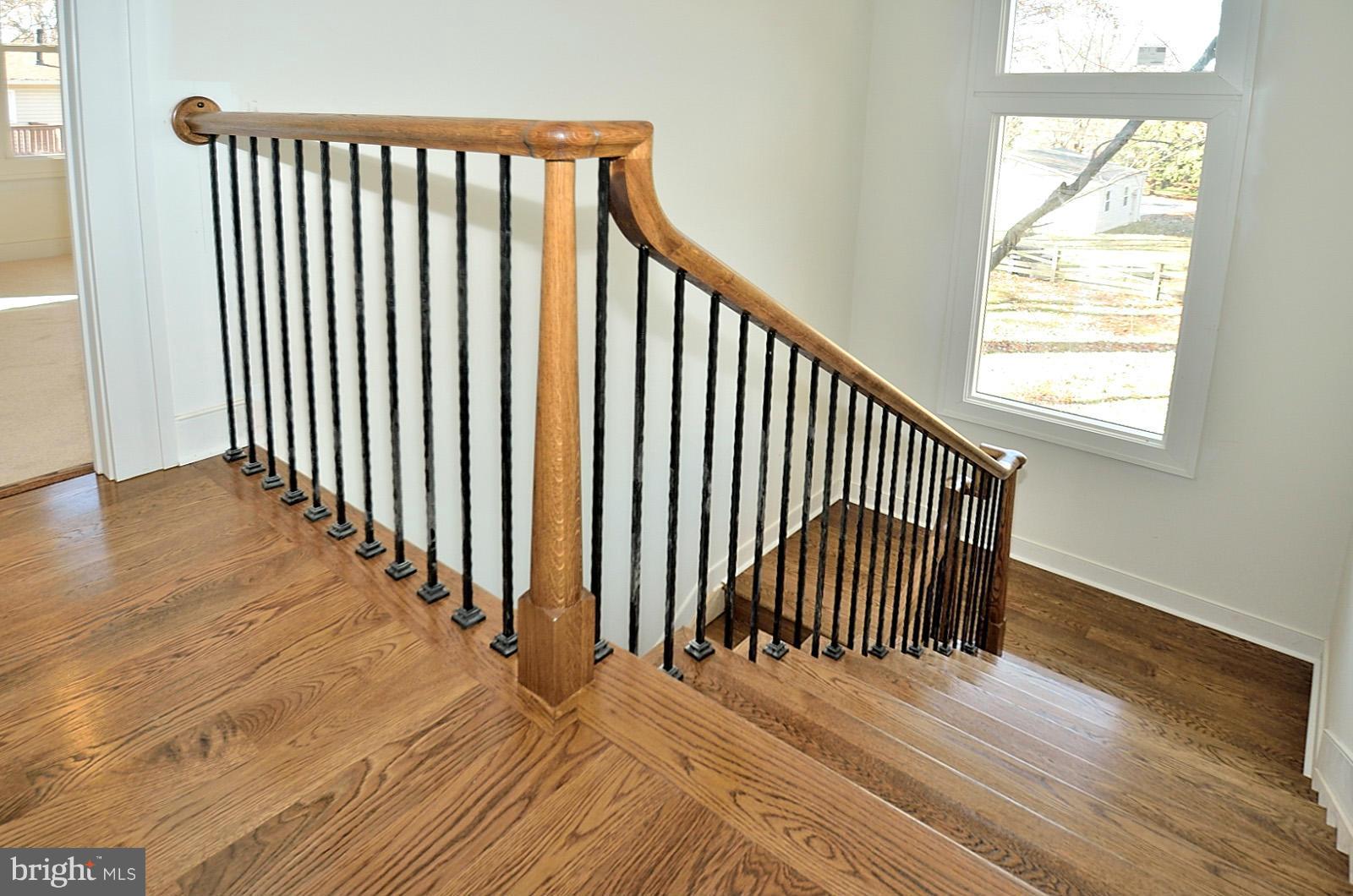 825 Ninovan Road Southeast Vienna, VA 22180 - Photo 10 of 30 Interior (General)
