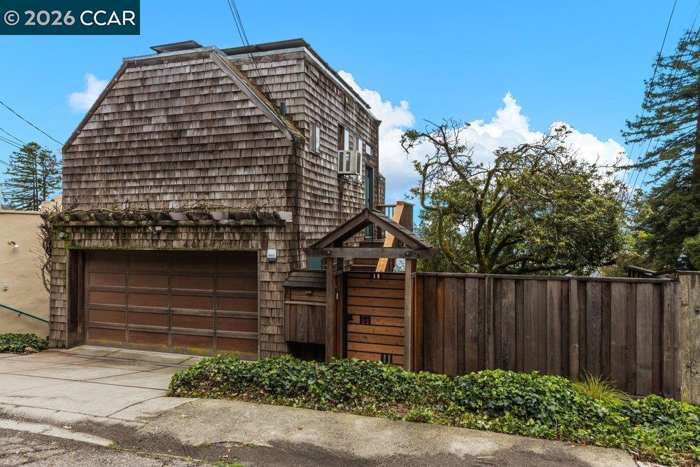 840 Hilldale Avenue Berkeley, CA 94708 - Photo 1 of 52