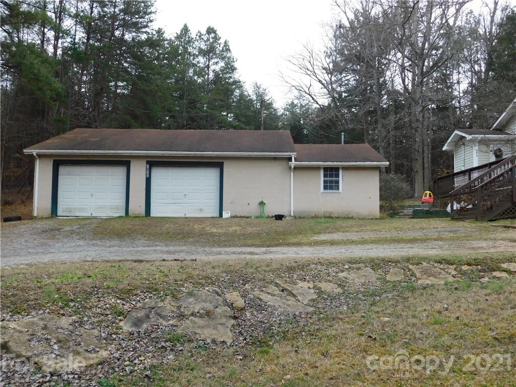 1835 Sharon Road York, SC 29745 - Photo 5 of 21 a house with a outdoor space