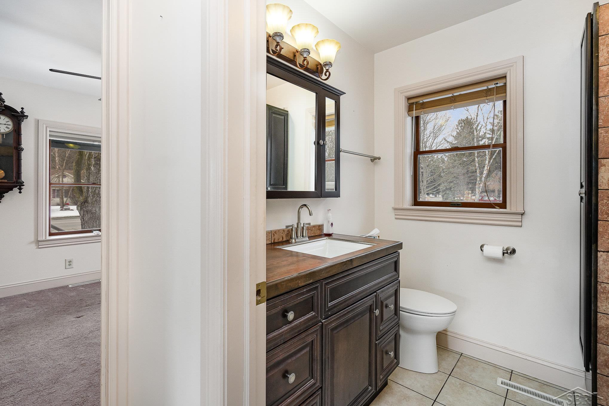 1610 Hemmeter Road Saginaw, MI 48638 - Photo 17 of 31 50165814-3a9fadb7-a945-499f-a37c-a3af71dfced6.JPG